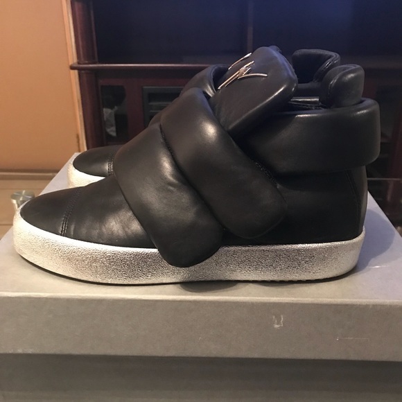 Giuseppe 100% authentic - Picture 2 of 5
